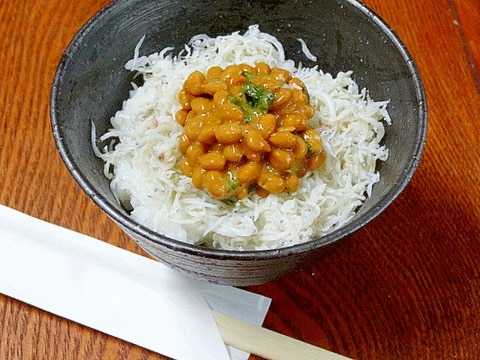 満点過ぎる栄養丼♪　「しらす納豆ごはん」